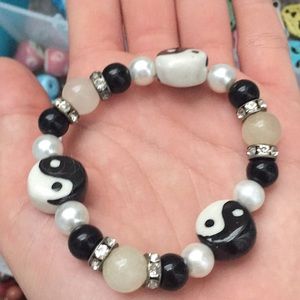 Bumble beads boutique ying and yang bracelet